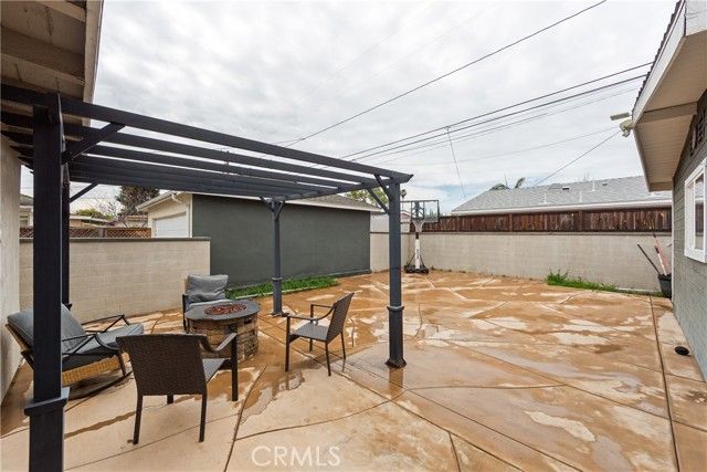 2335 Carfax Avenue, Long Beach, CA 90815