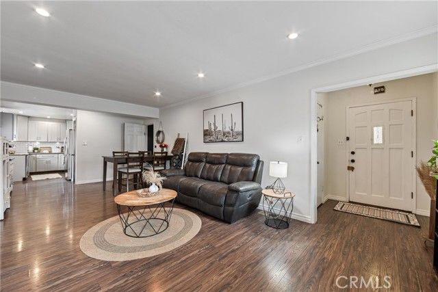 2335 Carfax Avenue, Long Beach, CA 90815