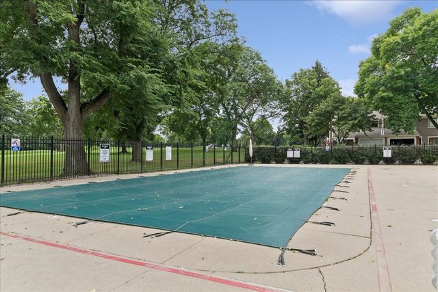 1400 N Elmhurst Road 318, Mount Prospect, IL 60056