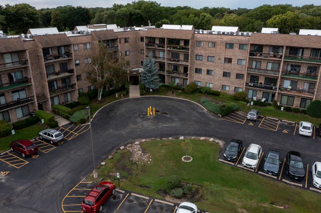 1400 N Elmhurst Road 318, Mount Prospect, IL 60056