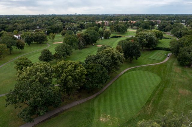 1400 N Elmhurst Road 318, Mount Prospect, IL 60056
