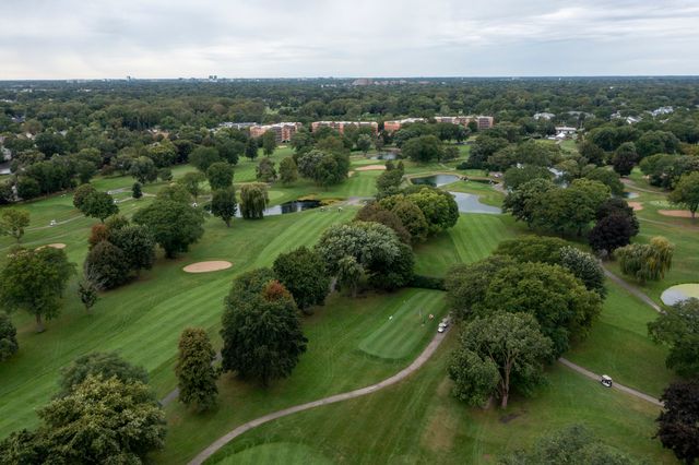 1400 N Elmhurst Road 318, Mount Prospect, IL 60056