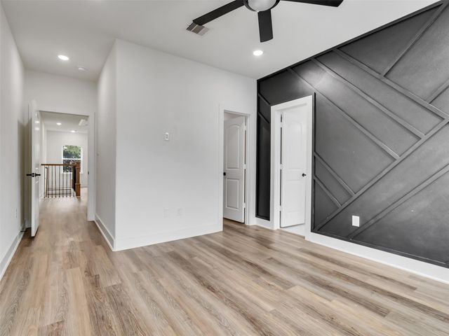 855 S Victory Drive C, Houston, TX 77088