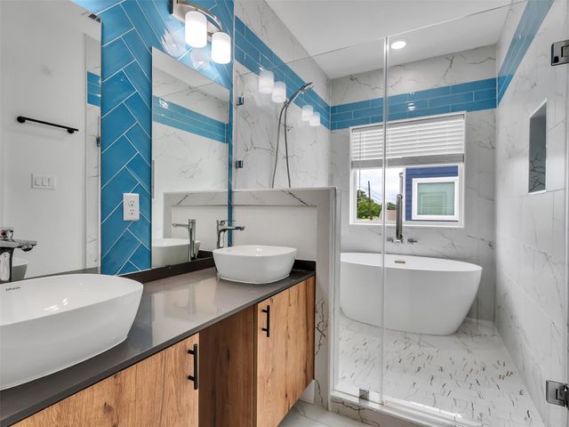 855 S Victory Drive C, Houston, TX 77088