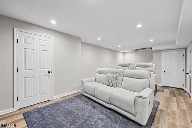 36 Kingswood Rd, Branchburg Twp., NJ 08876