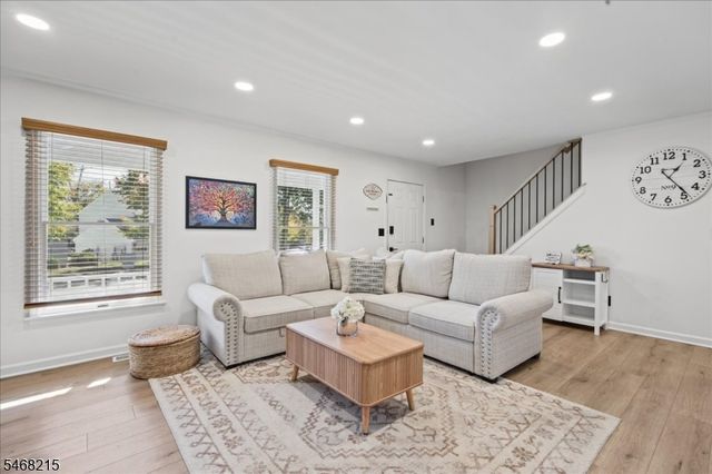 36 Kingswood Rd, Branchburg Twp., NJ 08876