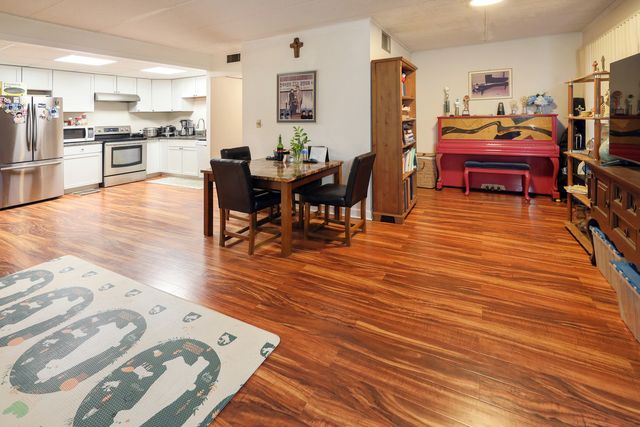 3856 S parkway Drive 3B, Northbrook, IL 60062