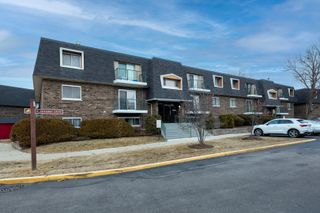 3856 S parkway Drive 3B, Northbrook, IL 60062