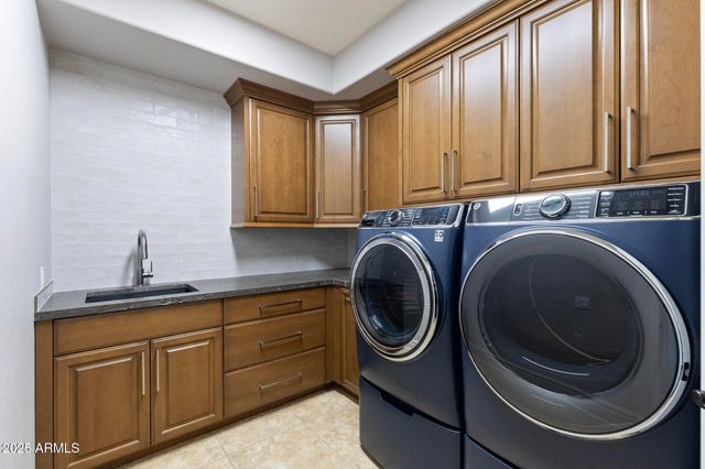 6419 E GREYTHORN Drive, Scottsdale, AZ 85266