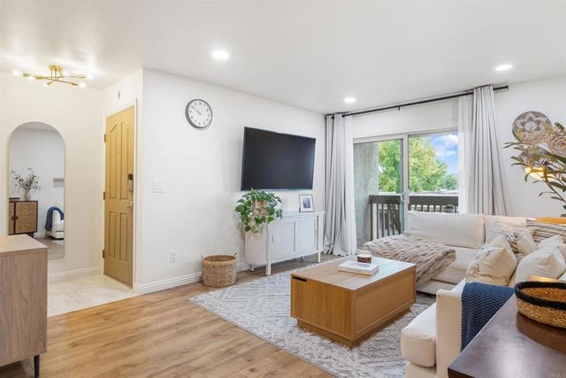 432 Edgehill Lane 74, Oceanside, CA 92054