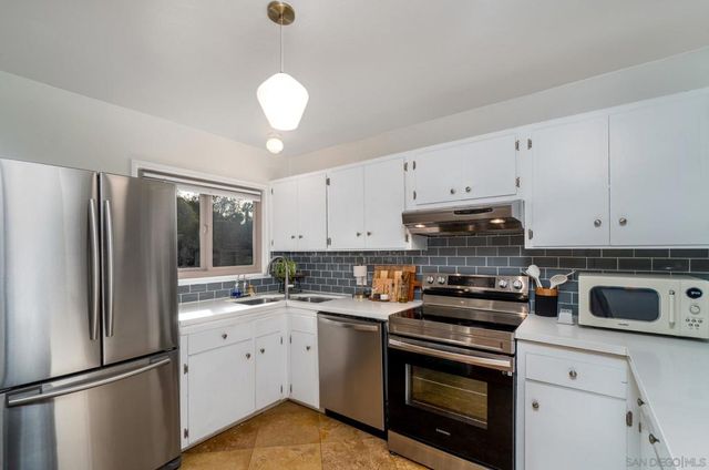 3290 Loma Riviera Dr, San Diego, CA 92110