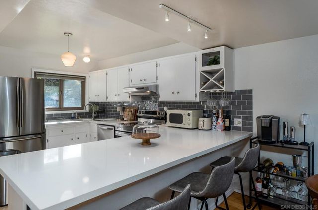 3290 Loma Riviera Dr, San Diego, CA 92110