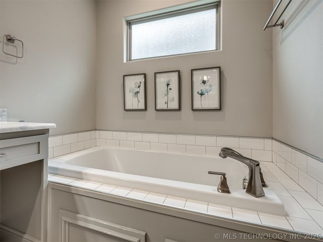11472 S Ash Street, Jenks, OK 74037