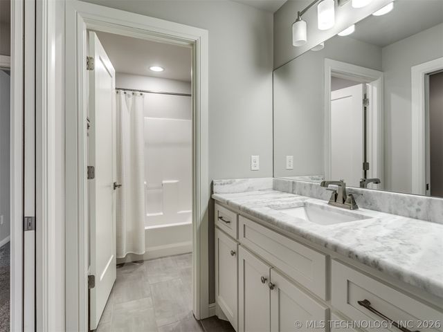11472 S Ash Street, Jenks, OK 74037
