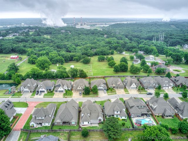 11472 S Ash Street, Jenks, OK 74037