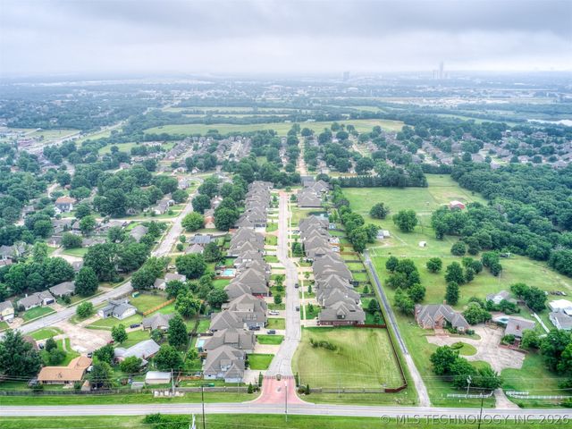 11472 S Ash Street, Jenks, OK 74037