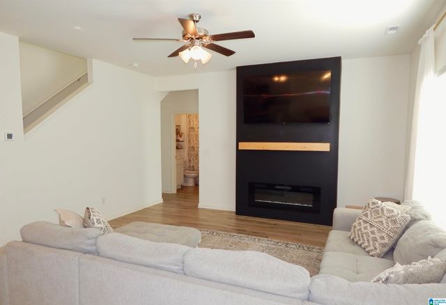 205 ARLINGTON LOOP, Chelsea, AL 35043