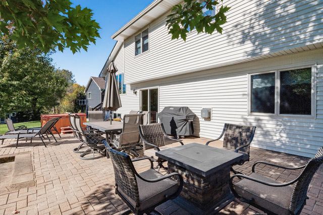 1354 16th Avenue SE, Forest Lake, MN 55025