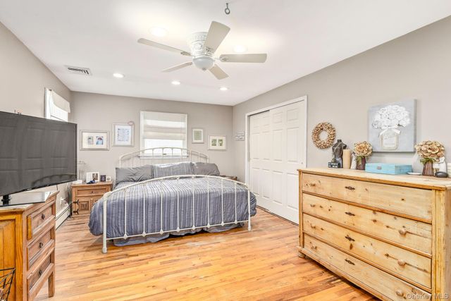 27 Richie Court N, Saint James, NY 11780
