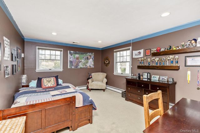 27 Richie Court N, Saint James, NY 11780