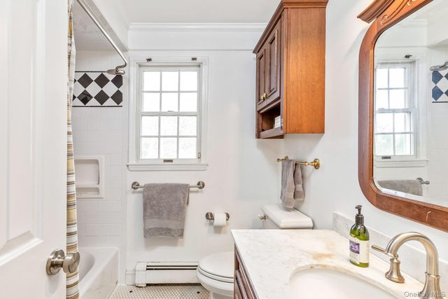 27 Richie Court N, Saint James, NY 11780
