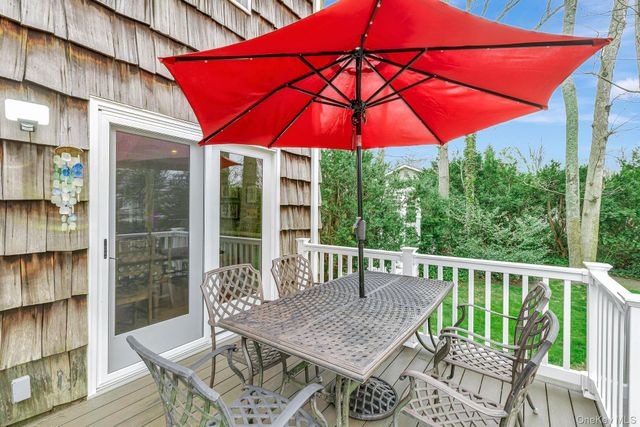 27 Richie Court N, Saint James, NY 11780