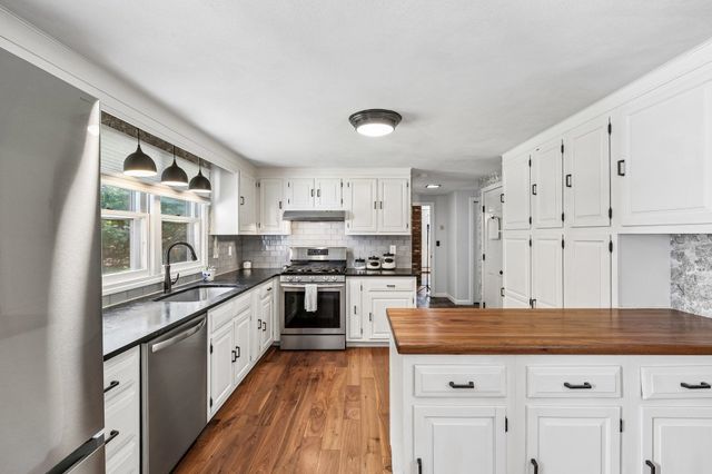 240 Wash Pond Road, Hampstead, NH 03841