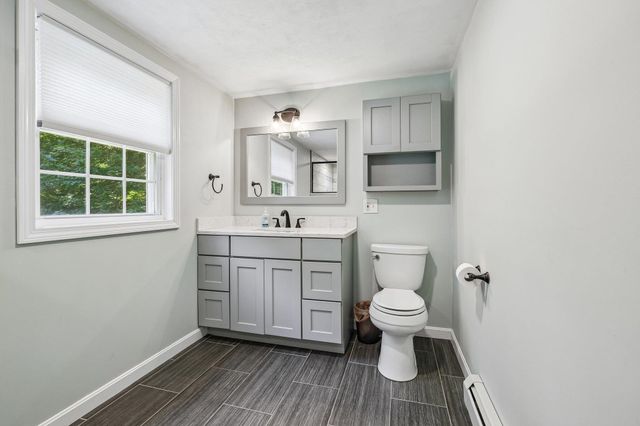 240 Wash Pond Road, Hampstead, NH 03841