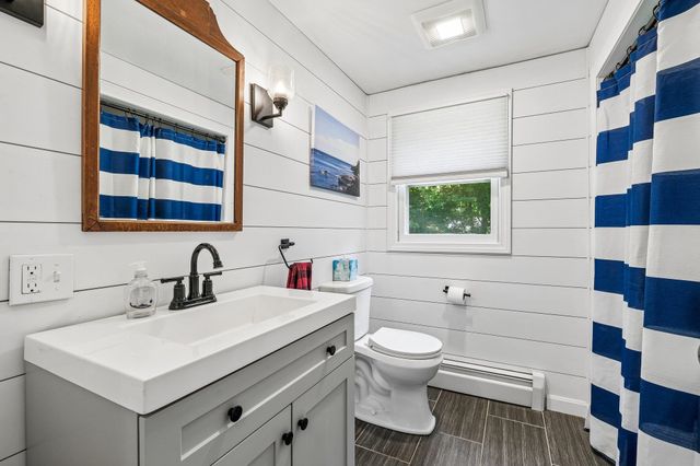 240 Wash Pond Road, Hampstead, NH 03841