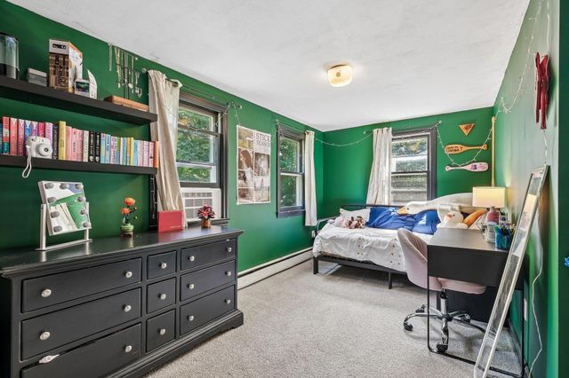 240 Wash Pond Road, Hampstead, NH 03841