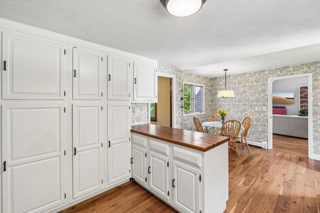 240 Wash Pond Road, Hampstead, NH 03841