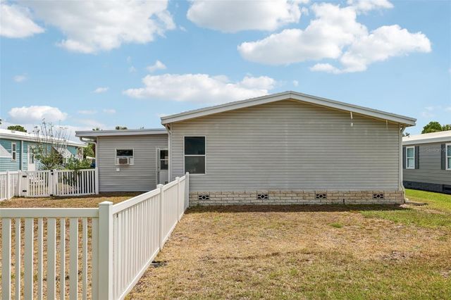 550 SAINT JOHNS ROAD, Tavares, FL 32778