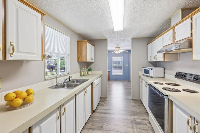 550 SAINT JOHNS ROAD, Tavares, FL 32778