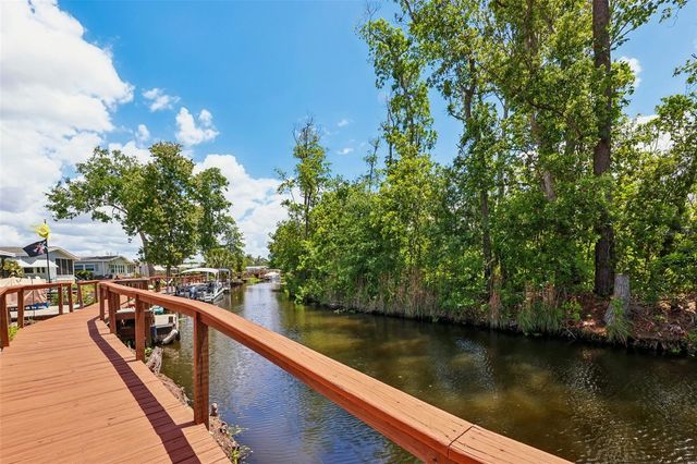 550 SAINT JOHNS ROAD, Tavares, FL 32778