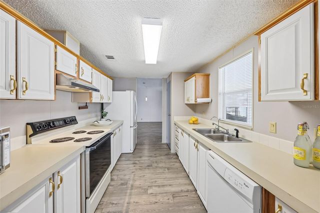 550 SAINT JOHNS ROAD, Tavares, FL 32778