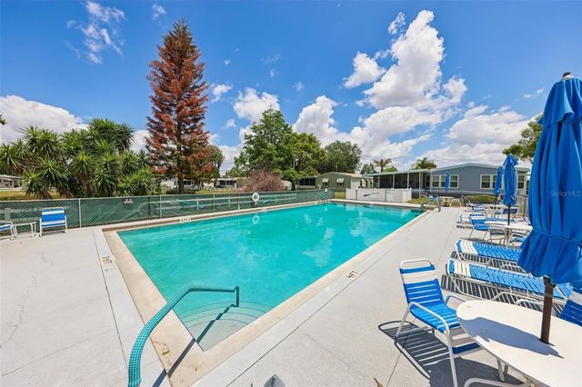 550 SAINT JOHNS ROAD, Tavares, FL 32778