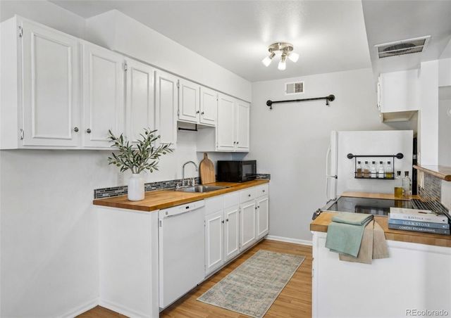 3141 S Tamarac Drive 301F, Denver, CO 80231