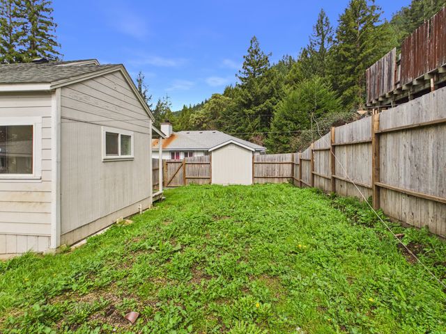 161 Sewell Drive, Weott, CA 95571