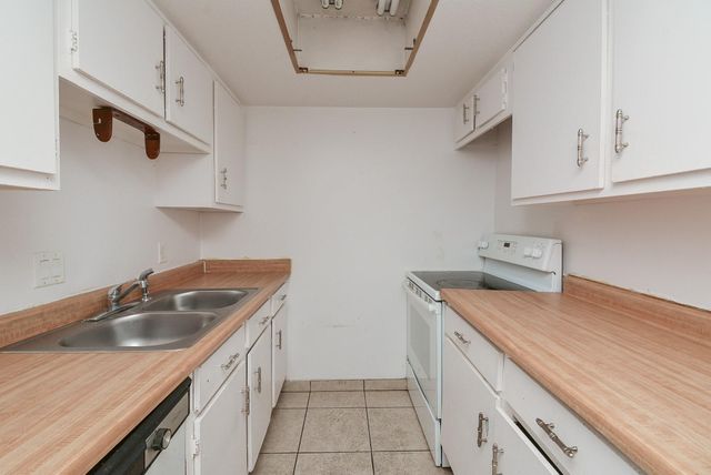 9009 Richmond Avenue 411, Houston, TX 77063