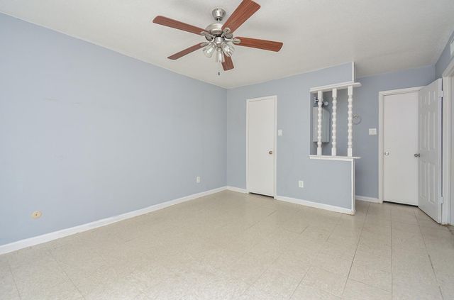 9009 Richmond Avenue 411, Houston, TX 77063