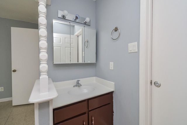 9009 Richmond Avenue 411, Houston, TX 77063