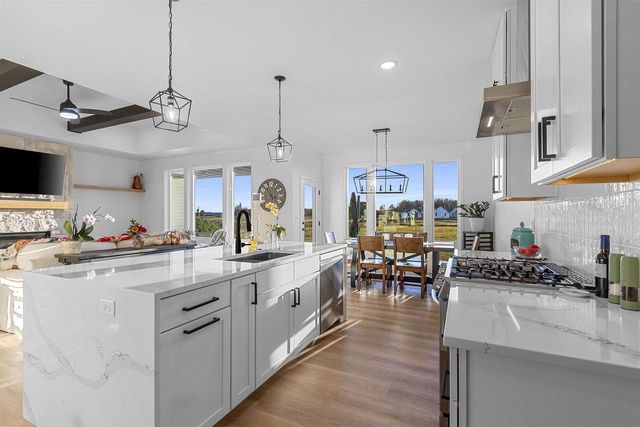 302 KERRIGAN DRIVE, Wrightstown, WI 54180