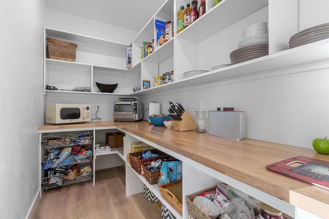 302 KERRIGAN DRIVE, Wrightstown, WI 54180