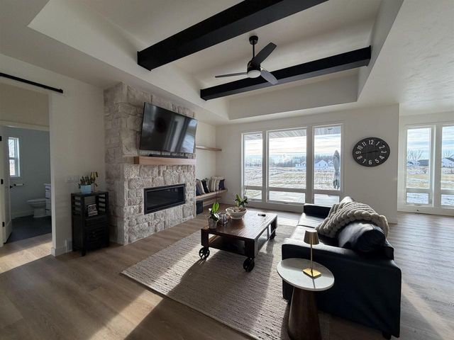 302 KERRIGAN DRIVE, Wrightstown, WI 54180