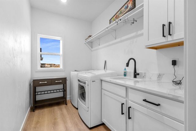 302 KERRIGAN DRIVE, Wrightstown, WI 54180