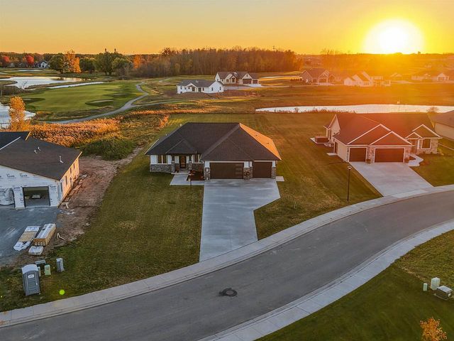 302 KERRIGAN DRIVE, Wrightstown, WI 54180