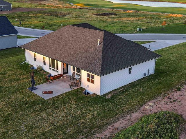 302 KERRIGAN DRIVE, Wrightstown, WI 54180