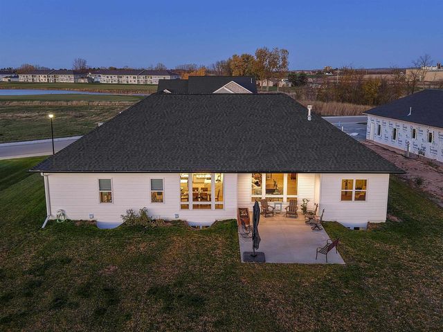 302 KERRIGAN DRIVE, Wrightstown, WI 54180