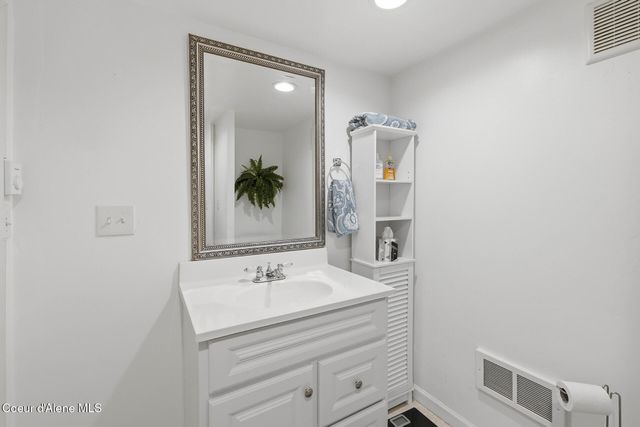 8484 E Scenic Bay RD, Coeur D'alene, ID 83814