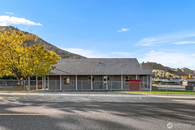 537 Chrisand Lane, Wenatchee, WA 98801